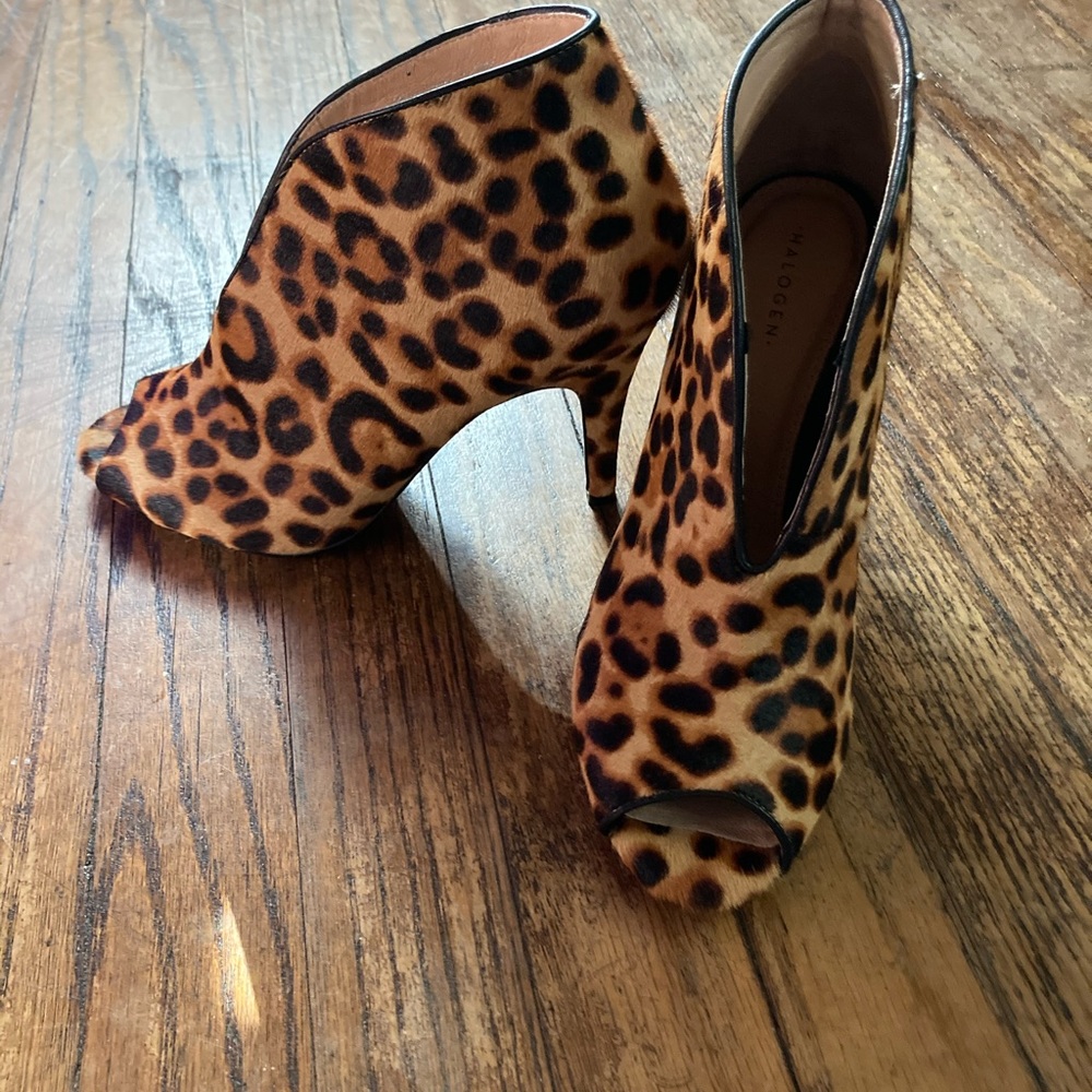 Peep toe heels
